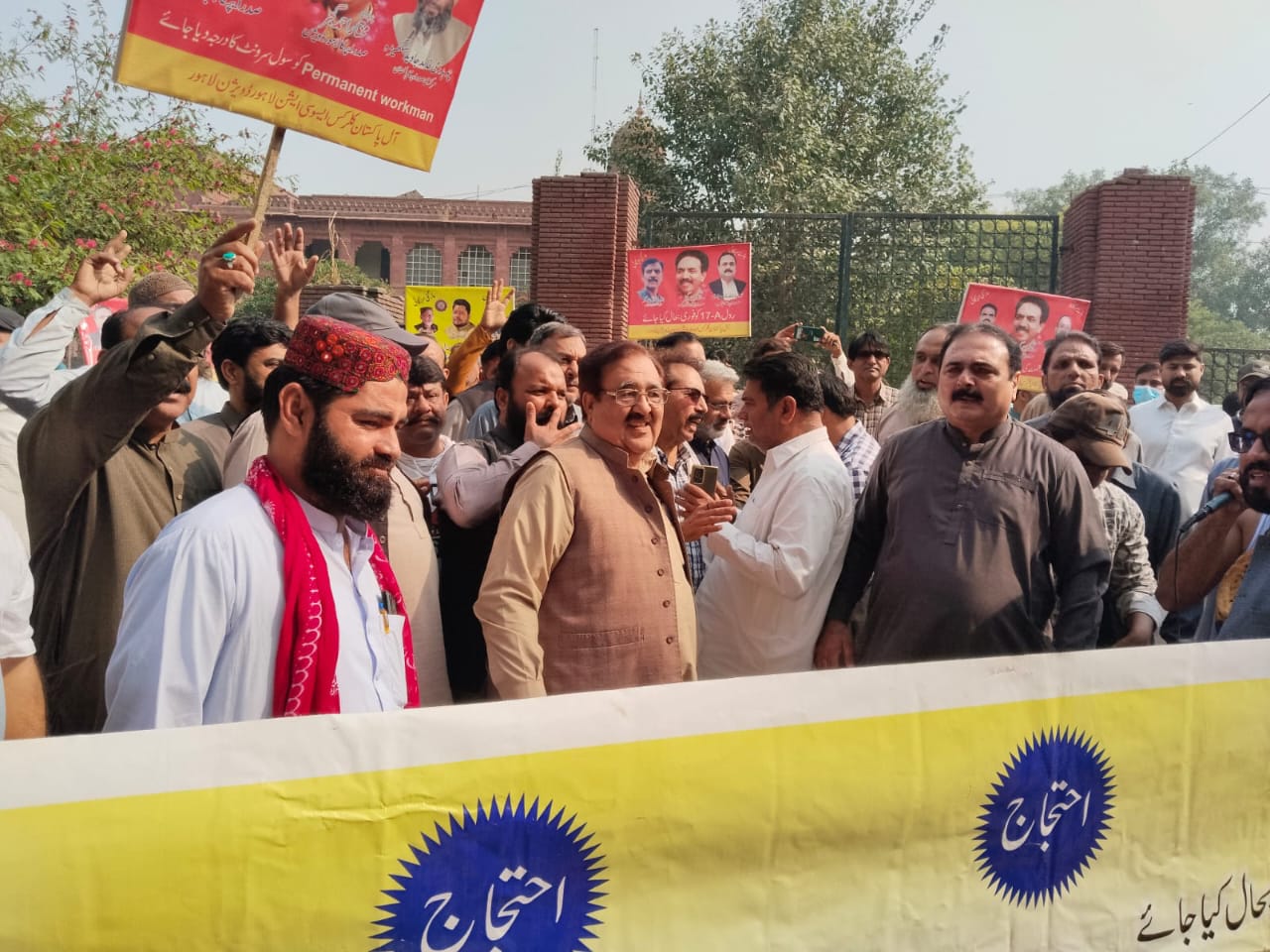 پنجاب کے ملازمین مطالبات کی منظور کیلئے لاہور میں آحتجاجی دھرنا دیں گے-